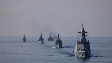 chiny rozpoczęły akcję na morzu. wysłały niszczyciele, fregaty, myśliw