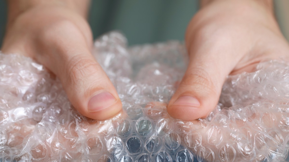 Pucketava folija sa mehurićima ima terapeutski efekat