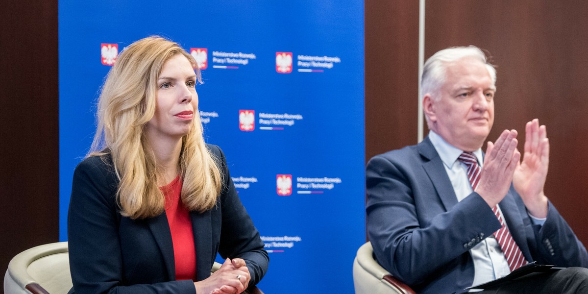 Sprzeciwiamy się gwałtownej podwyżce podatków - powiedziała we wtorek wiceminister rozwoju Anna Kornecka (Porozumienie). Okazuje się, że za krytykę Polskiego Ładu może ją czekać utrata stanowiska w rządzie, wynika z ustaleń WP.pl