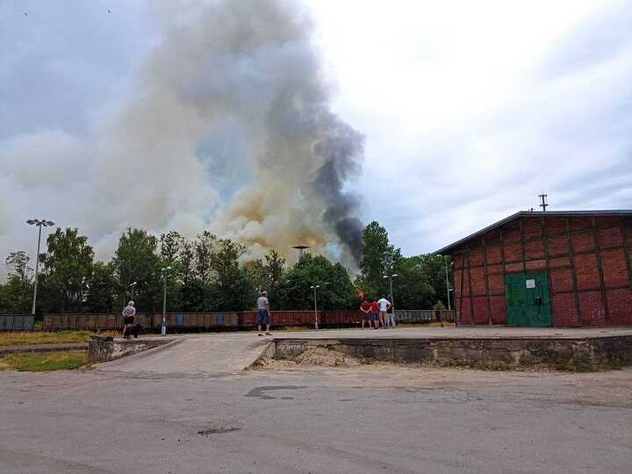 Pożar na terenie byłej cukrowni w Kętrzynie