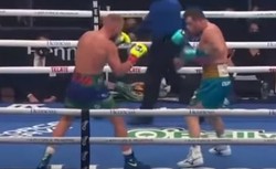 Alvarez mistrzem świata WBC, WBA, WBO. Saunders trafił do szpitala