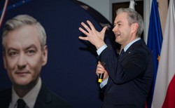 Biedroń apeluje do Dudy o zwołanie Rady Bezpieczeństwa Narodowego. Chodzi o koronawirusa