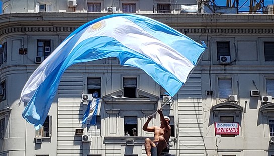 Tragiczna śmierć argentyńskiego kibica. Zmarł z powodu uduszenia się flagą