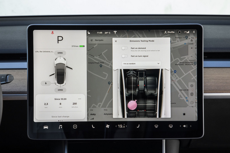 Tesla Model 3 Long Range AWD – zabawa w „pierdzenie”
