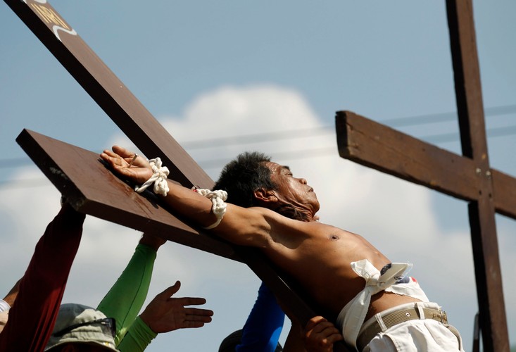 Krwawy rytuał na Filipinach