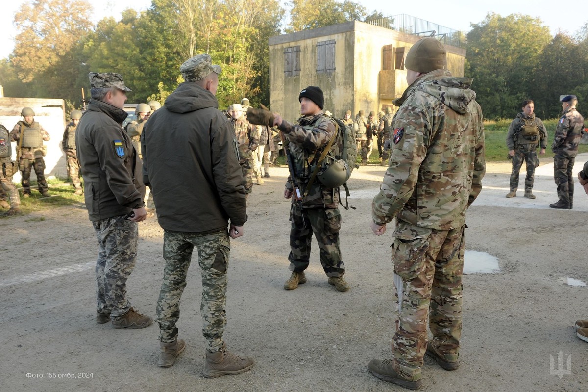Żołnierze ukraińskiej 155. Brygady w trakcie szkolenia we Francji.