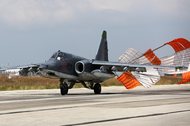 Su-25 w bazie Latakia