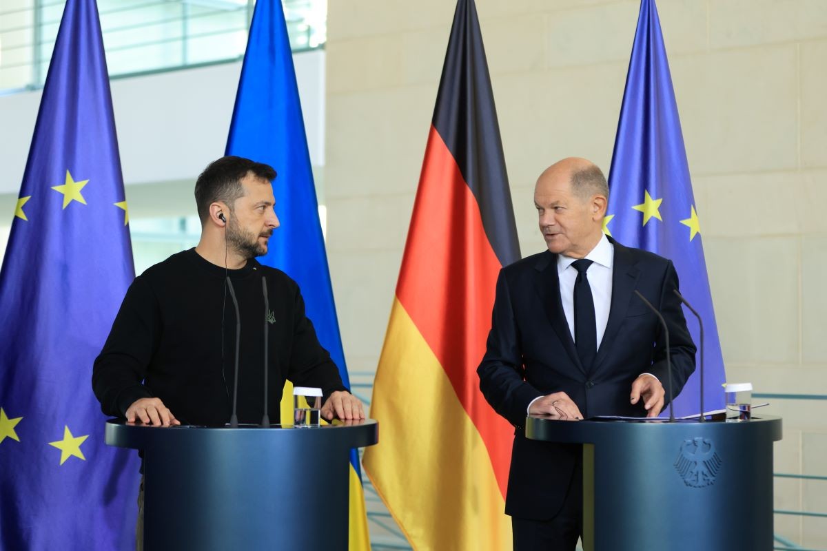 Kanclerz Olaf Scholz i Wołodymyr Zełenski