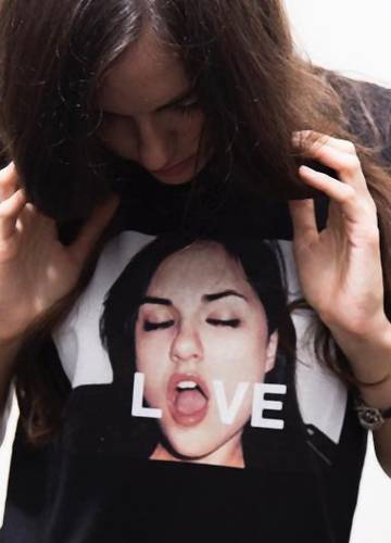 Sasha Grey koszulki i bluzy LOVE - Noizz
