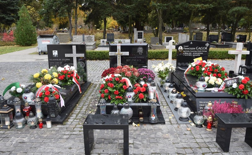 POWĄZKI WOJSKOWE. GROBY OFIAR KATASTROFY SMOLEŃSKIEJ