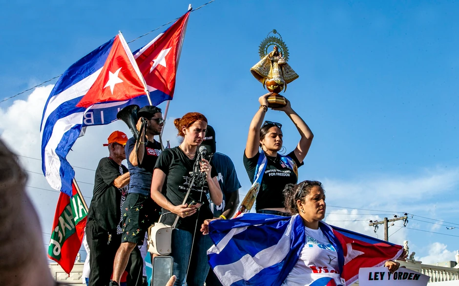 Masovni protesti na Kubi