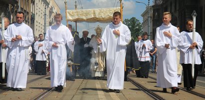 Obchody Bożego Ciała w Łodzi. Liczne procesje na ulicach