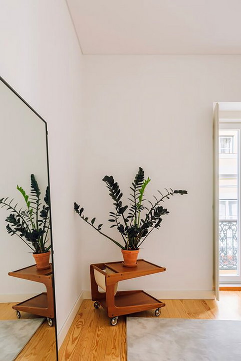 Dwupoziomowy apartament w Portugalii, proj. Lola Cwikowski