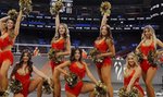 Piękne cheerleaderki zagrzewają Polki do walki. Przygotowały dla nich coś "extra"