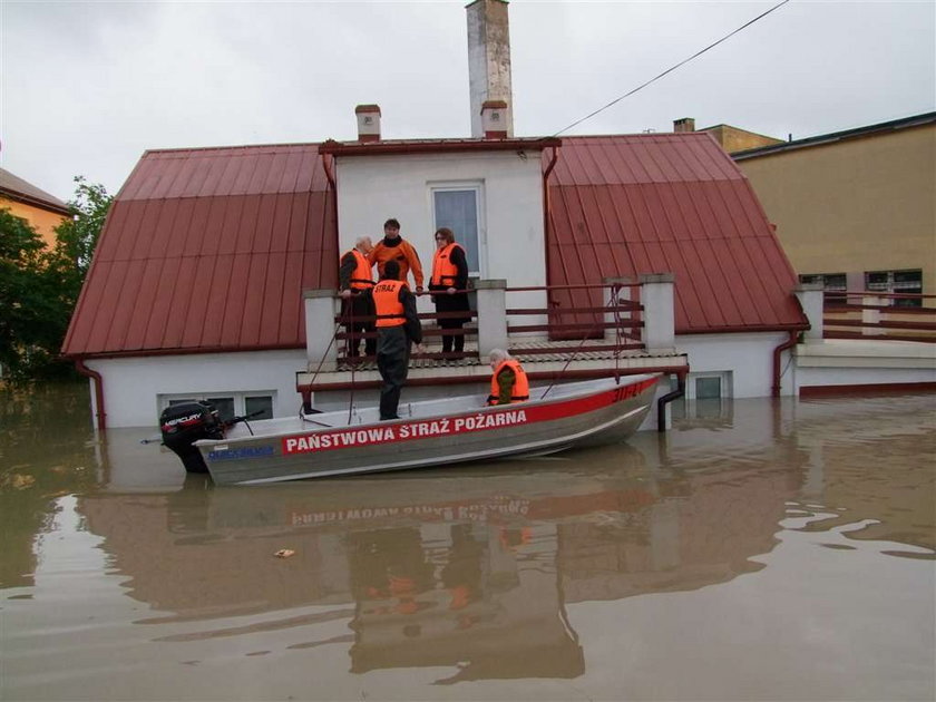 Powodzianie dzwonią do telewizji