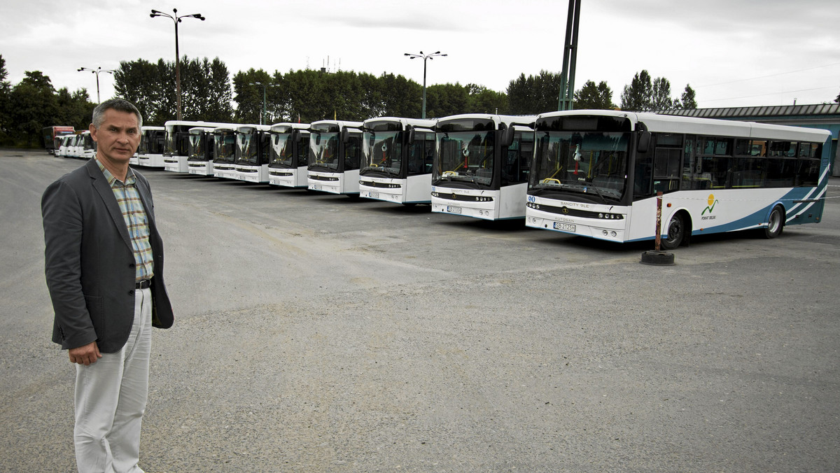 Firma Autosan z Sanoka (Podkarpackie) dostarczyła 2 przewoźnikom z województwa lubuskiego w sumie siedem autobusów. Łączna wartość obu kontraktów to ponad 2,6 mln zł netto - poinformował dyrektor ds. sprzedaży autobusów Ryszard Bogusz.