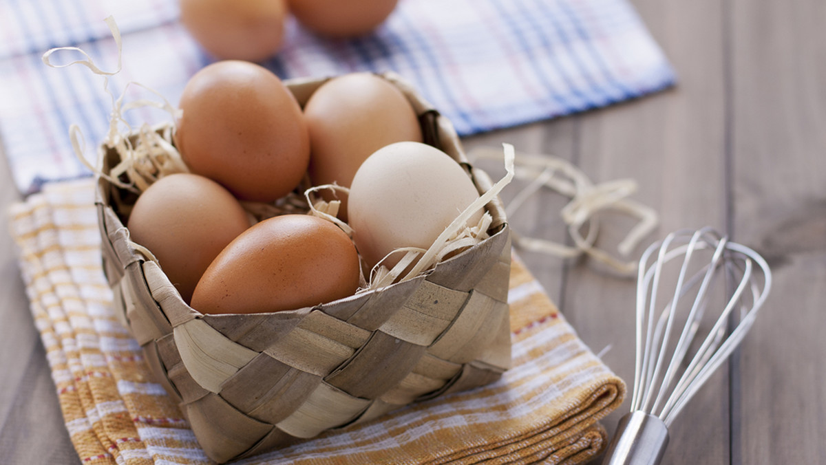 <strong>Kusi cię weganizm, a może chcesz nieco "odchudzić" ulubione wypieki? A może zaczynają ci doskwierać rosnące ceny jajek? Każda z tych motywacji jest dobra, żeby spróbować czegoś nowego.</strong>