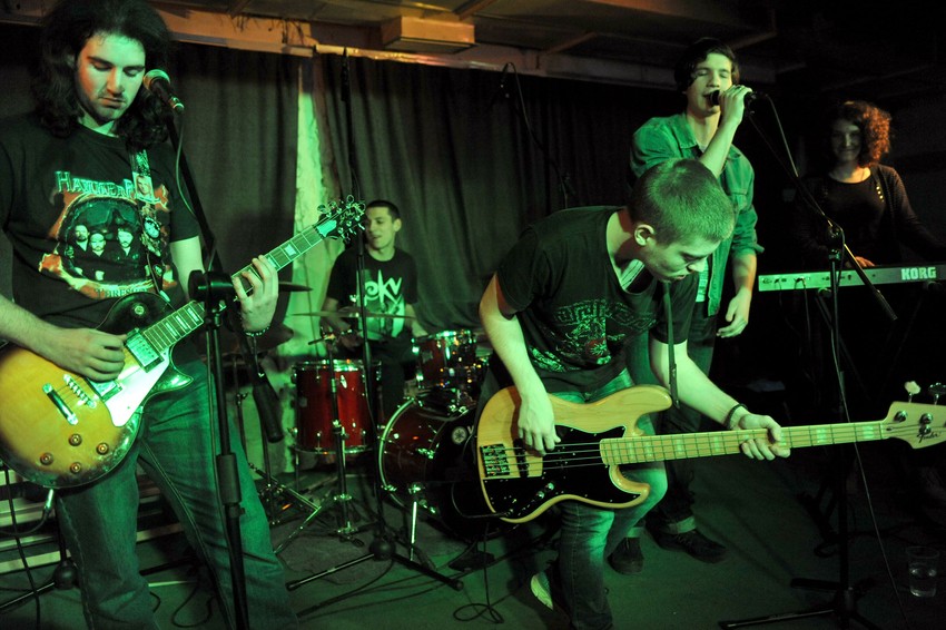 Poruka sa sinoćnje svirke: Pomoći, pokazati karakter i poularisati rokenrol