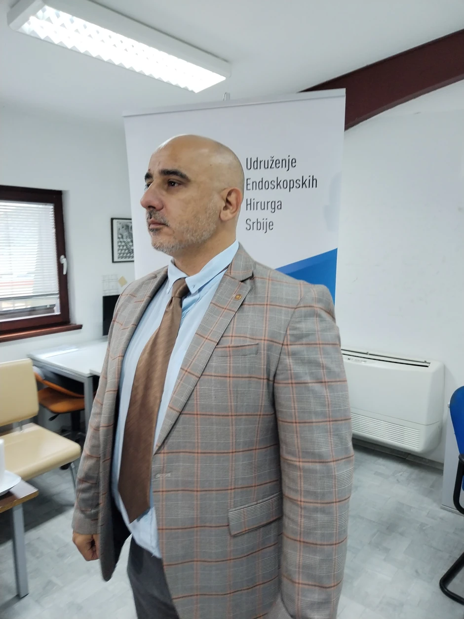 Dr Nebojša Stojaković