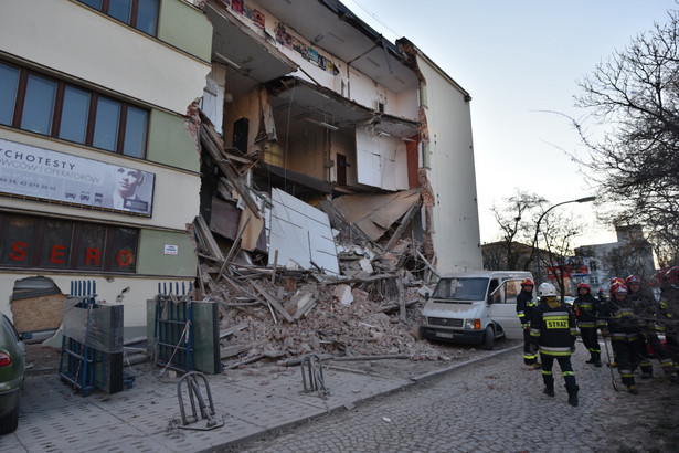 Katastrofa budowlana w Łodzi. Zawaliła się frontowa ściana w kamienicy