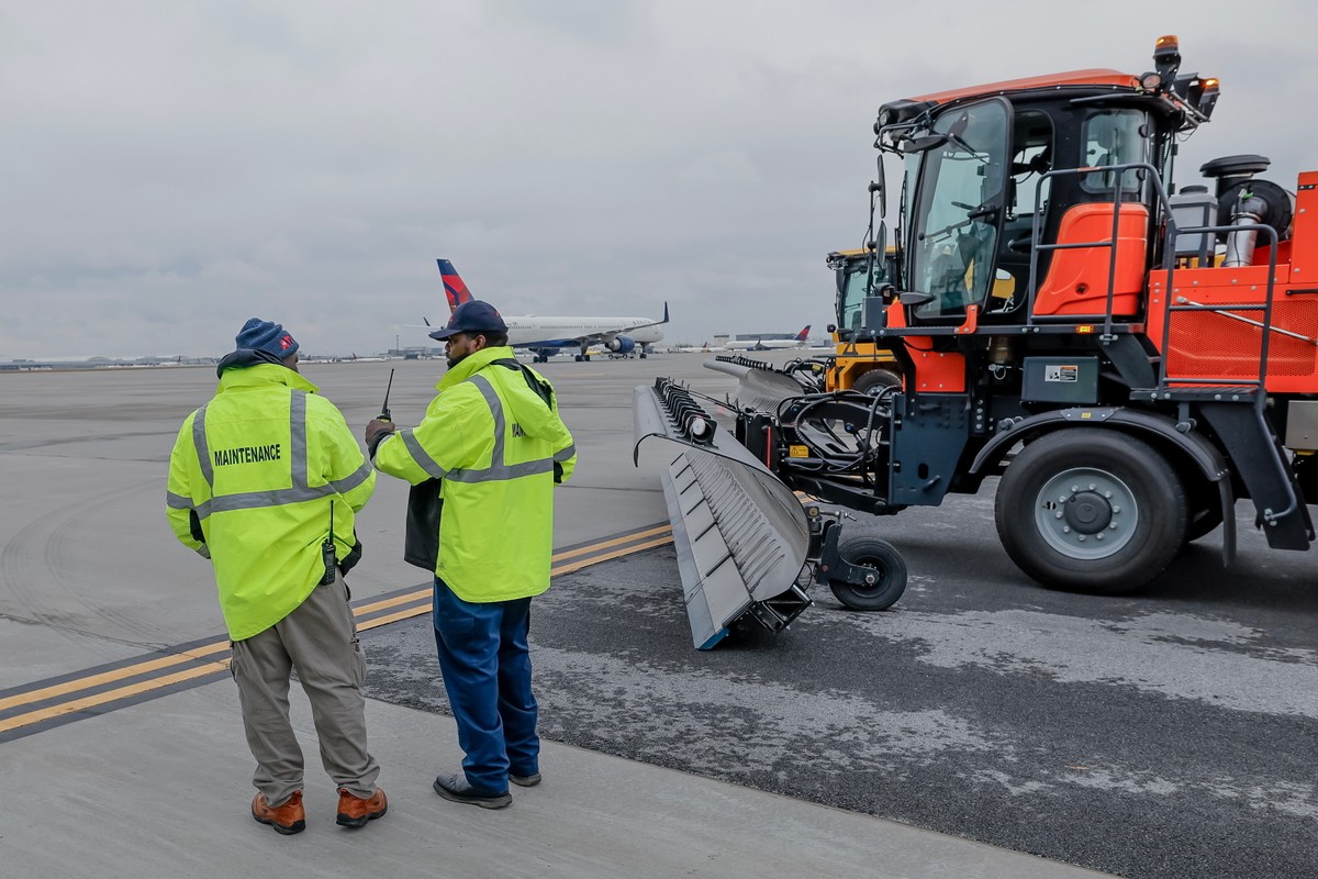 Atlanta and Hartsfield-Jackson Atlanta International Airport prepare for potential winter storm