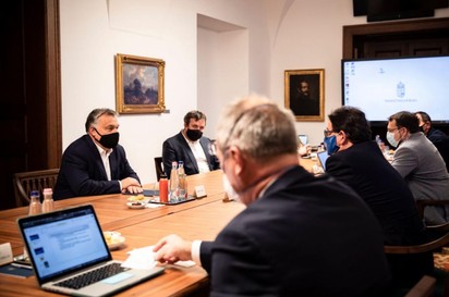 Koronavírus: hétfőn lesz döntés a karácsonyról