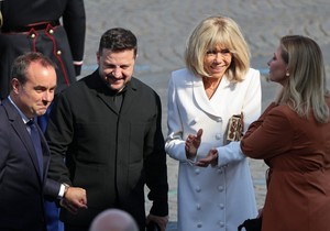 Sebastijan Lekorni, Volodimir Zelenski, Brižit Makron i Olena Zelenski na vojnoj paradi u Francuskoj