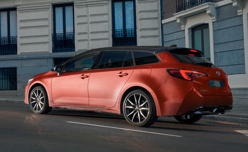 Nowa Toyota Corolla 2025