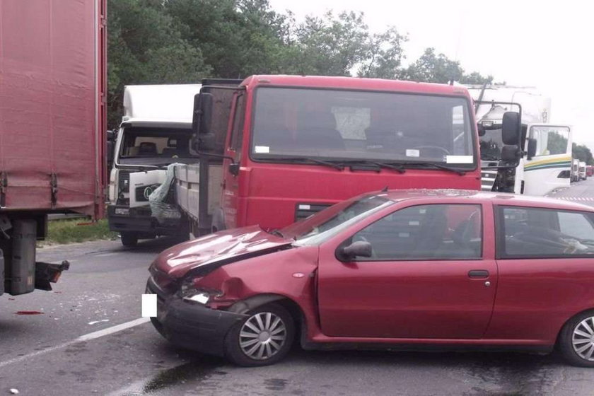 Koszmarny wypadek! Kierowca zginął przez rurę! ZDJĘCIA