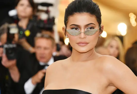 Kylie Jenner w reklamie swoich kosmetyków. Pokazała naprawdę sporo!