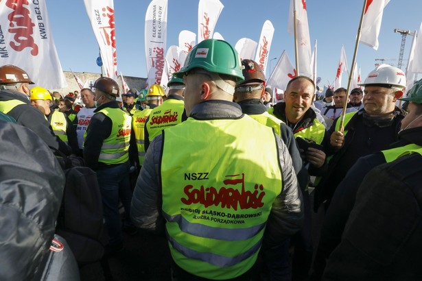 Protest NSZZ Solidarność przed TSUE