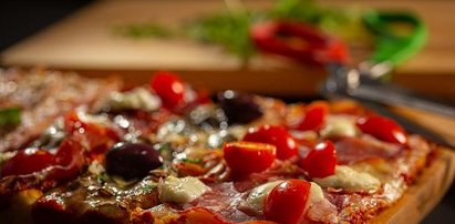 Pizza na chlebie tostowym – gotowa w kilka minut