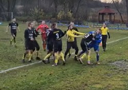 Dantejskie sceny na meczu polskiej ligi. Sędzia złożył zawiadomienie o popełnieniu przestępstwa