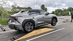 nowa toyota zamiast rav4. cena? oto suv z gwarancją na 1 mln kilometrów