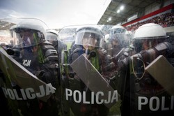 Moskwa ostrzega Polskę: Spróbujcie tknąć naszych kibiców