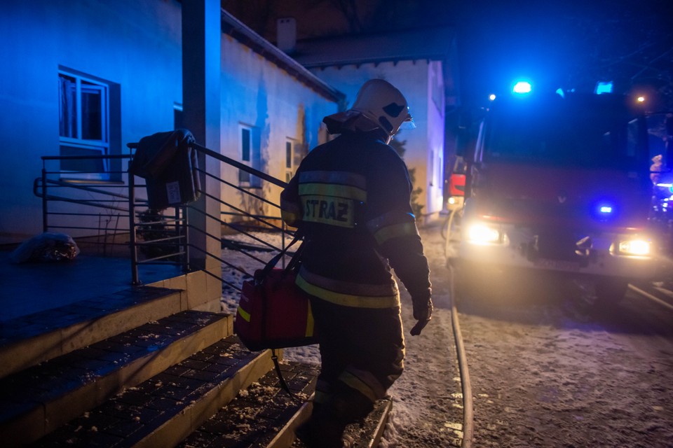 Pożar w hospicjum, straż pożarna na miejscu