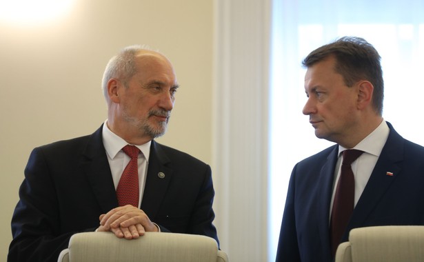 Błaszczak kontra Macierewicz. RMF o KULISACH odwołania prezesa PWPW