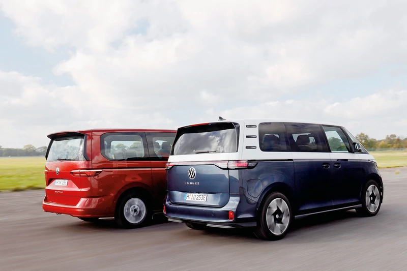 Volkswagen ID. Buzz (2022) kontra Volkswagen Multivan T7 (2022)