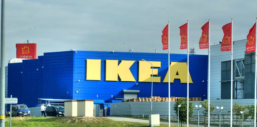 IKEA wycofuje lampy. Jest duże ryzyko zerwania klosza