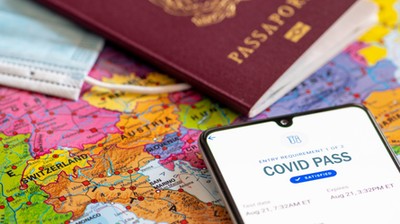 Unijny Certyfikat Covidowy: Wszystko co musisz o nim wiedzieć [PORADNIK]