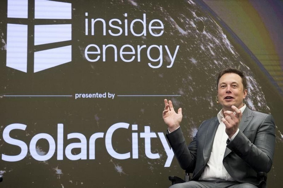 Tesla wants to buy SolarCity.