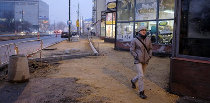 Mamy chodzić gęsiego? Wąskie chodniki w Sosnowcu