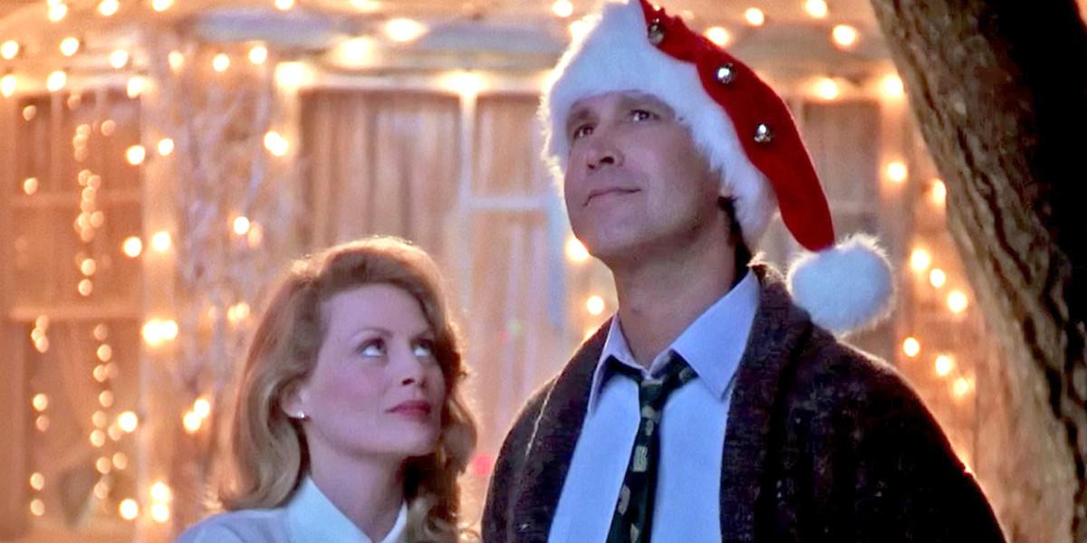 Clark Griswold ze słynnej świątecznej komedii chciał ozdobić dosłownie każdy centymetr domu światełkami