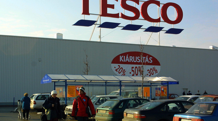 A magyar Tesco is igyekszik kiszámíthatóbbá próbálja tenni a bevásárlást, ezért az irányáras módszerről május -5-től – azaz csütörtöktől – áttér a fixáras rendszerre az online vásárlásoknál / Fotó: Northfoto