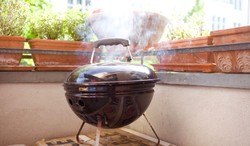 Co z grillem na balkonie i obowiązkowym OC?