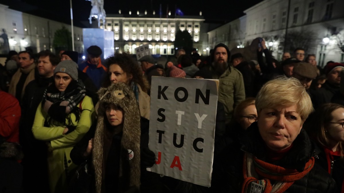 WARSZAWA MANIFESTACJA W OBRONIE SĄDÓW (Manifestanci)