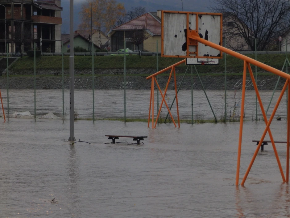 Ibar poplavio sportske terene u Kraljevu