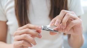 Śmierdzi jak zgniłe jajka, ale może wyleczyć grzybicę paznokci