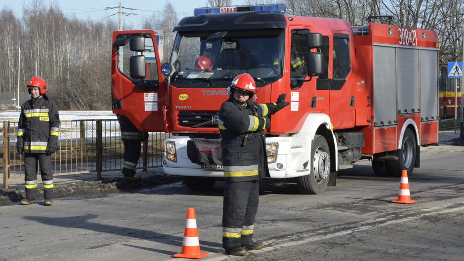 Utrudnienia na DK 48. Rozlany olej na długości 25 km 