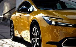 Nowa Toyota na rynku. Koniec żartów, reszta może się pakować